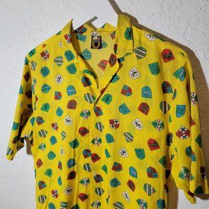 Vintage ladies Novelty Medieval Shield Bold Yellow Short Sleeve Button Down Sz 2